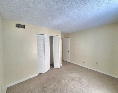 1344 Pine Ridge Circle E - Photo Thumbnail 17