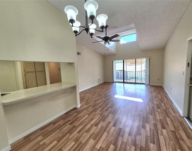 1344 Pine Ridge Circle E - Photo Thumbnail 6