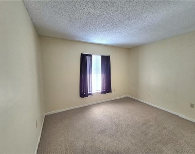 1344 Pine Ridge Circle E - Photo Thumbnail 16