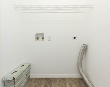 6541 Brentwood Drive - Photo Thumbnail 9