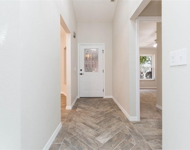 6541 Brentwood Drive - Photo Thumbnail 5