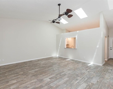 6541 Brentwood Drive - Photo Thumbnail 13