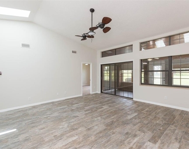 6541 Brentwood Drive - Photo Thumbnail 11