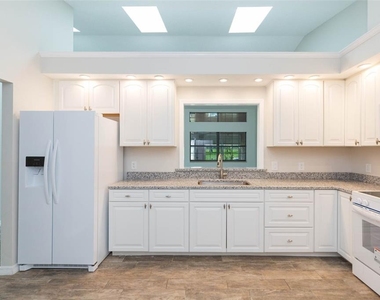 6541 Brentwood Drive - Photo Thumbnail 2