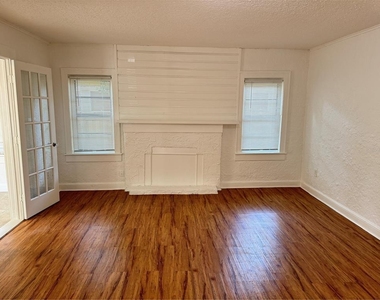 4007 N 10th Street - Photo Thumbnail 2