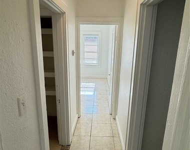 4007 N 10th Street - Photo Thumbnail 13