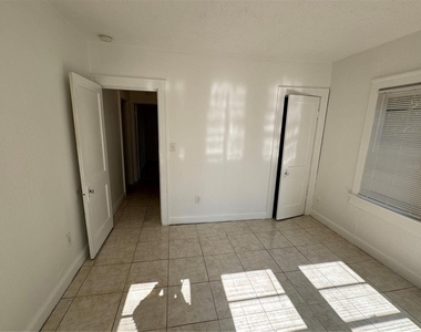4007 N 10th Street - Photo Thumbnail 16