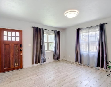 3313 W Kathleen Street - Photo Thumbnail 10