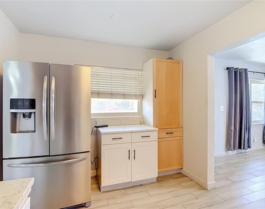 3313 W Kathleen Street - Photo Thumbnail 6