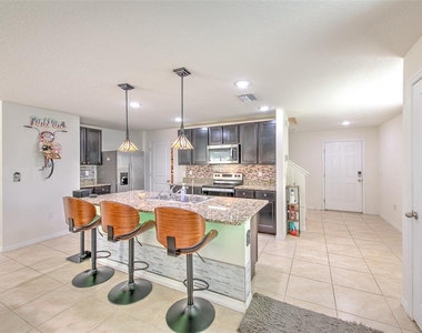11402 Stone Pine Street - Photo Thumbnail 8