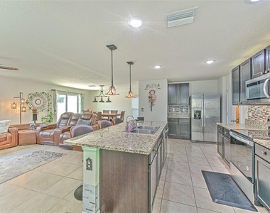 11402 Stone Pine Street - Photo Thumbnail 7