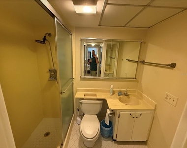 1009 Pearce Drive - Photo Thumbnail 10