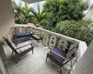 1009 Pearce Drive - Photo Thumbnail 12