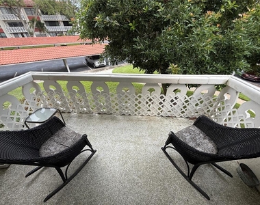1009 Pearce Drive - Photo Thumbnail 13