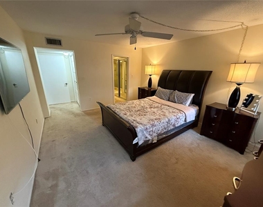 1009 Pearce Drive - Photo Thumbnail 8