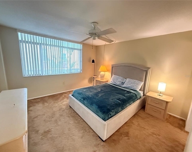 1009 Pearce Drive - Photo Thumbnail 14