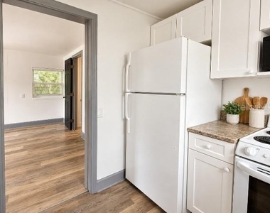 413 E Floribraska Avenue - Photo Thumbnail 2