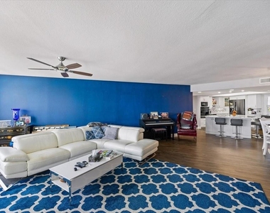 5200 Brittany Drive S - Photo Thumbnail 7