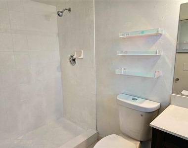 2731 Moss Grove Boulevard - Photo Thumbnail 7