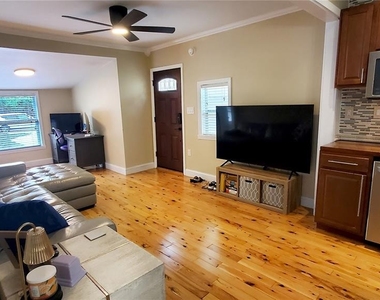 1722 Albemarle Road - Photo Thumbnail 7