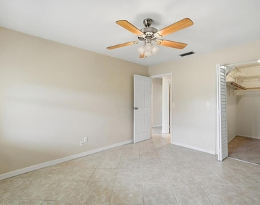 302 Canton Court - Photo Thumbnail 15