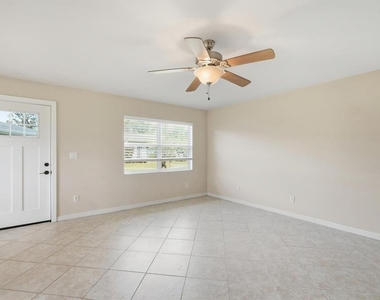 302 Canton Court - Photo Thumbnail 6