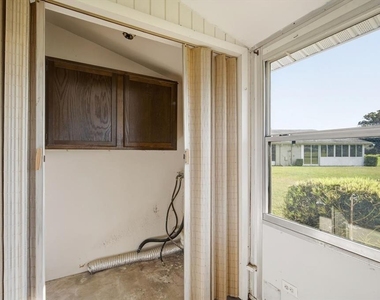 302 Canton Court - Photo Thumbnail 20