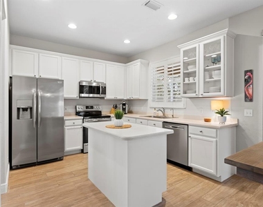 540 Harbor Grove Circle - Photo Thumbnail 23