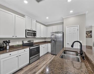 5804 Hidden Falls Lane - Photo Thumbnail 14