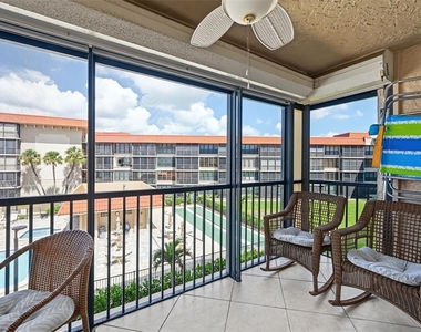 17580 Gulf Boulevard - Photo Thumbnail 13