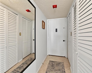 17580 Gulf Boulevard - Photo Thumbnail 3