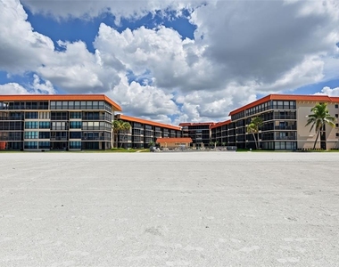 17580 Gulf Boulevard - Photo Thumbnail 95