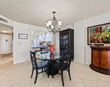 17580 Gulf Boulevard - Photo Thumbnail 4