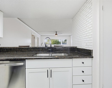 4141 Bayshore Boulevard - Photo Thumbnail 5