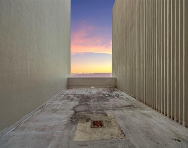 4141 Bayshore Boulevard - Photo Thumbnail 24