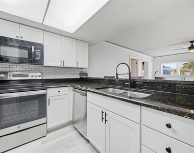 4141 Bayshore Boulevard - Photo Thumbnail 3