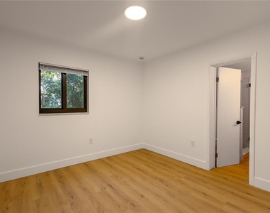 307 Glen Burnie Avenue - Photo Thumbnail 10