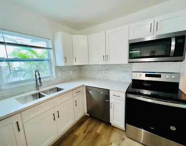1247 Davis Road - Photo Thumbnail 5