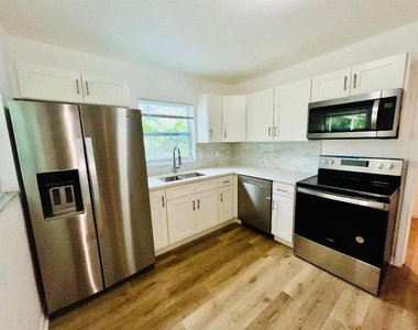 1247 Davis Road - Photo Thumbnail 3