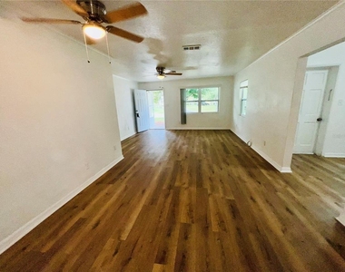1247 Davis Road - Photo Thumbnail 9