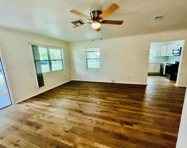 1247 Davis Road - Photo Thumbnail 6