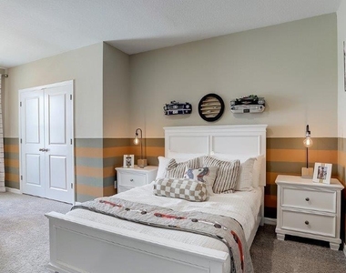 11208 Treasure Swale Way - Photo Thumbnail 3