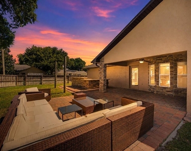 5719 Sweetheart Court - Photo Thumbnail 11