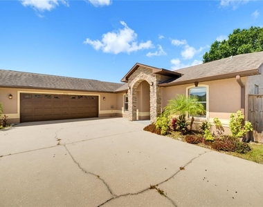 5719 Sweetheart Court - Photo Thumbnail 3