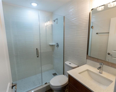 2232 Florida Drive - Photo Thumbnail 6