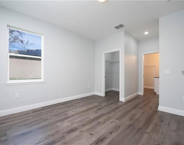 2433 Avenue F Nw - Photo Thumbnail 9