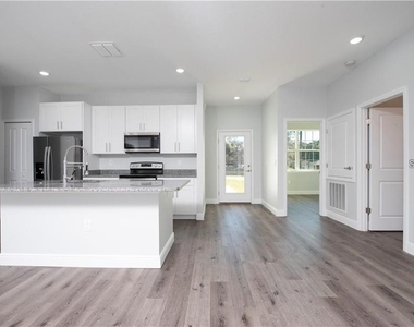 2433 Avenue F Nw - Photo Thumbnail 1