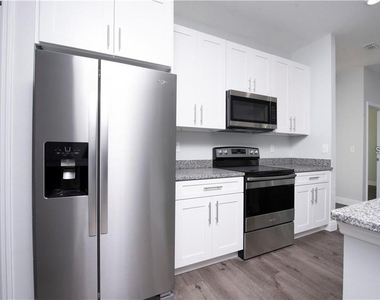2433 Avenue F Nw - Photo Thumbnail 5