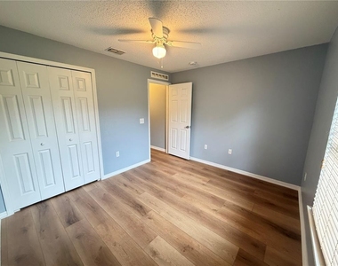 3942 Warbler Drive - Photo Thumbnail 21