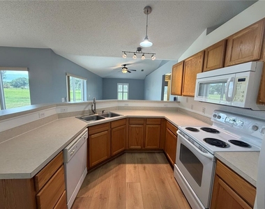 3942 Warbler Drive - Photo Thumbnail 10